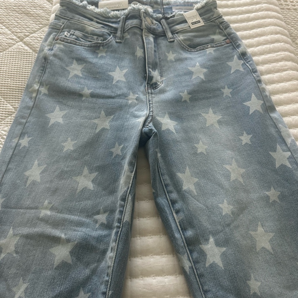 Judy blue high rise Jean with frayed edges and stars
